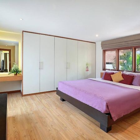 Super Value 4 Bedroom, Walk To Bintang Supermarket Семиняк Екстериор снимка