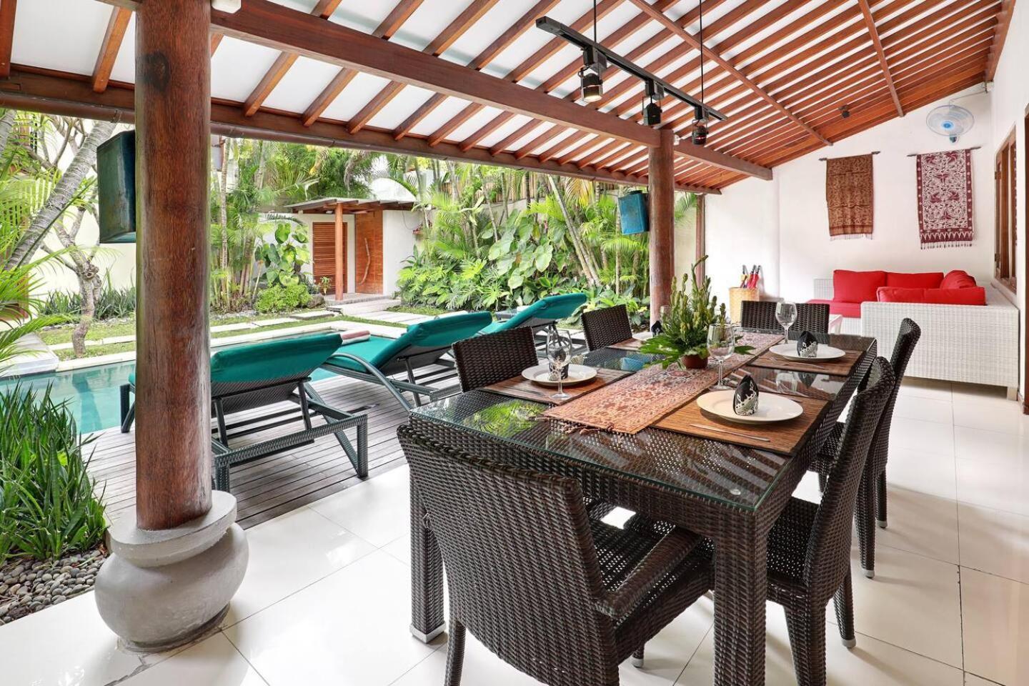 Super Value 4 Bedroom, Walk To Bintang Supermarket Семиняк Екстериор снимка