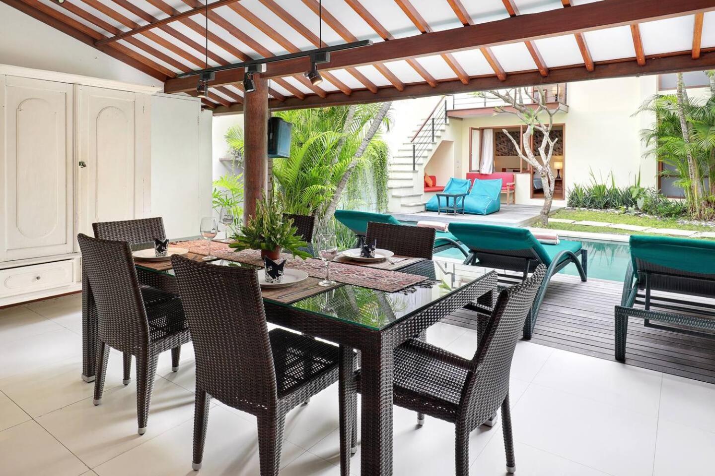 Super Value 4 Bedroom, Walk To Bintang Supermarket Семиняк Екстериор снимка