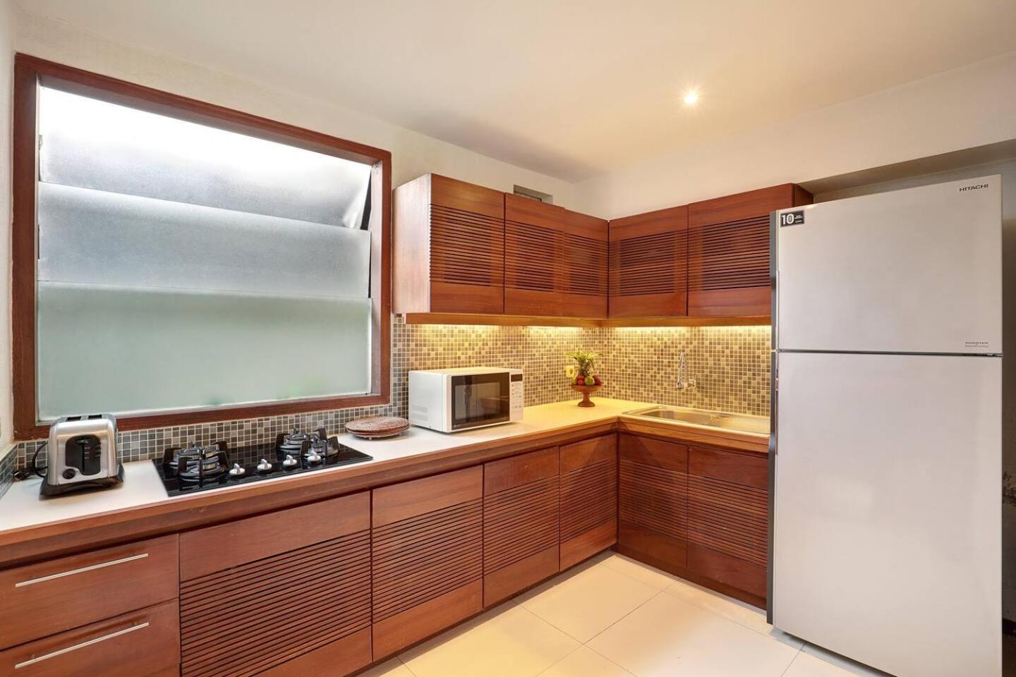 Super Value 4 Bedroom, Walk To Bintang Supermarket Семиняк Екстериор снимка