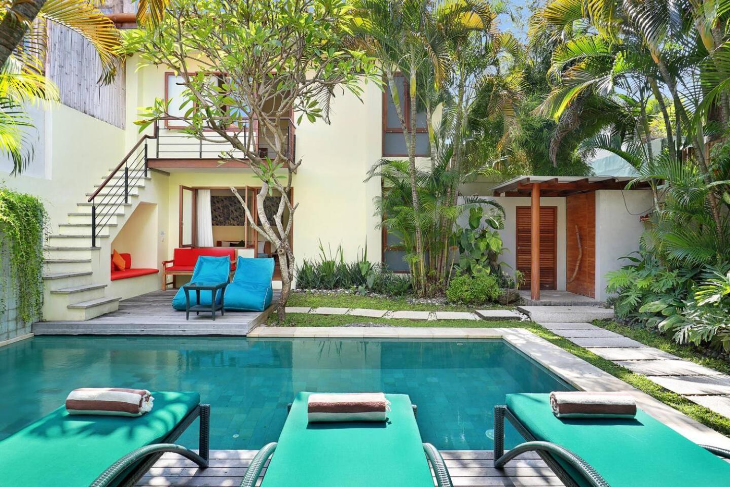 Super Value 4 Bedroom, Walk To Bintang Supermarket Семиняк Екстериор снимка